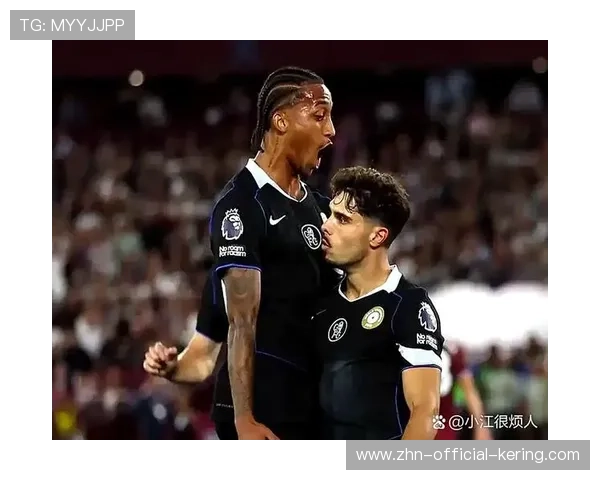 切尔西训练中帕尔默中路分配更加精准